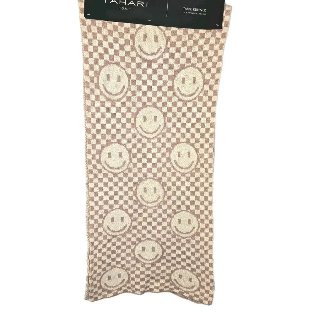 New Tahari 100% Knit Cotton Smiley Face Table Runner Pink Cream Checked 16x72
